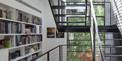 Tel Aviv Townhouse by Pitsou Kedem