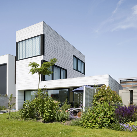 Urban Villa in Amsterdam by Pasel Kuenzel Architects