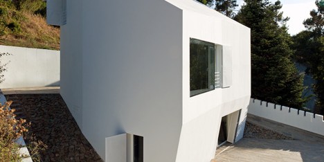 Vallvidrera House by YLAB Arquitectos