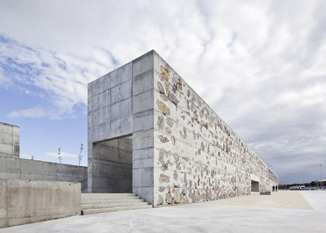 Venecia Park by Héctor Fernández Elorza and Manuel Fernández Ramírez