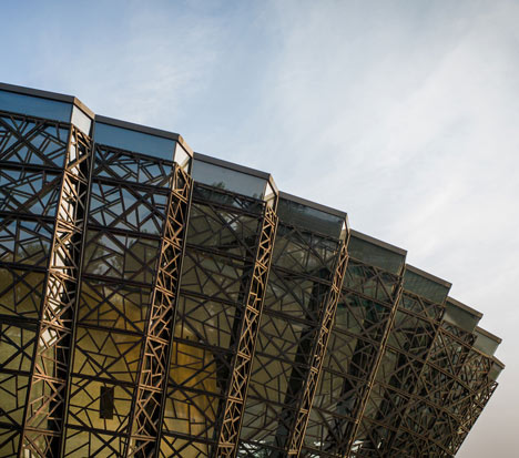 Wuzhen Theatre by Artech Architects