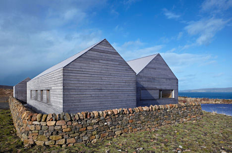 Borreraig House on a Scottish island by Dualchas Architects
