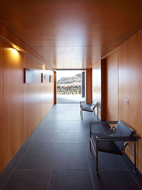 Borreraig House on a Scottish island by Dualchas Architects