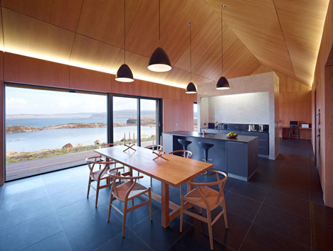 Borreraig House on a Scottish island by Dualchas Architects