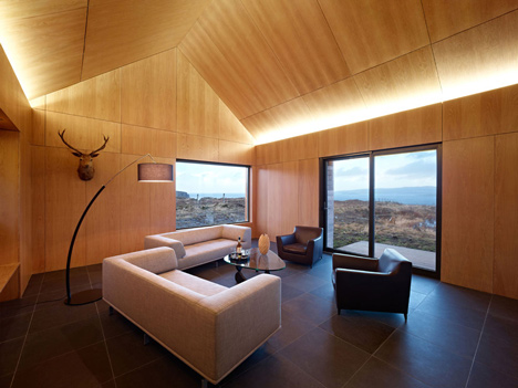 Borreraig House on a Scottish island by Dualchas Architects
