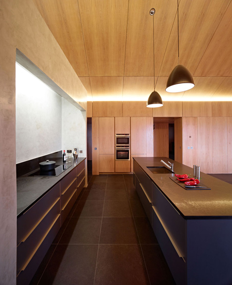 Borreraig House on a Scottish island by Dualchas Architects