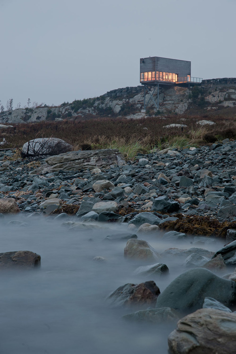 Cliff House by MacKay-Lyons Sweetapple Architects is perched over a sheer rock face