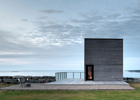 Cliff House by MacKay-Lyons Sweetapple Architects is perched over a sheer rock face