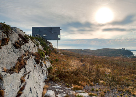 Cliff House by MacKay-Lyons Sweetapple Architects is perched over a sheer rock face