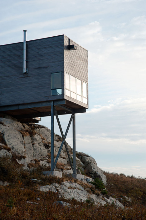 Cliff House by MacKay-Lyons Sweetapple Architects is perched over a sheer rock face