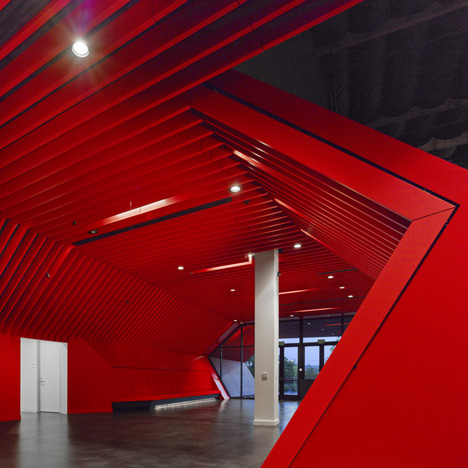 Fox Head by Clive Wilkinson Architects