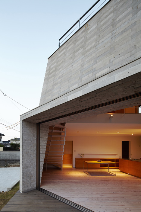 Shirasu house with volcanic soil brickwork by Aray Architecture