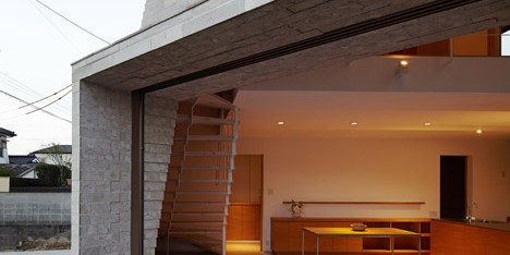 Shirasu house with volcanic soil brickwork by Aray Architecture