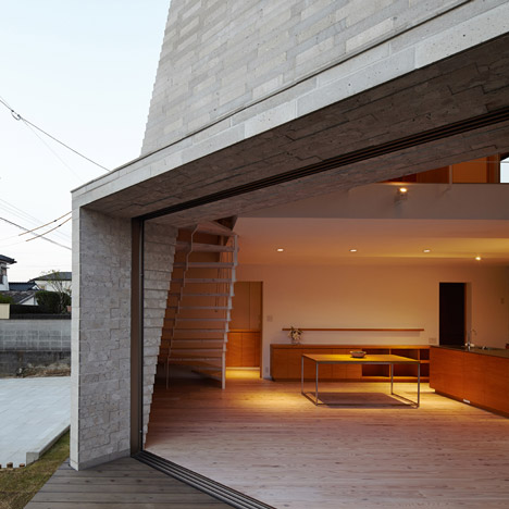 Shirasu house with volcanic soil brickwork by Aray Architecture