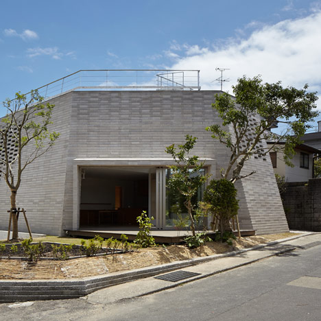 Shirasu house with volcanic soil brickwork by Aray Architecture