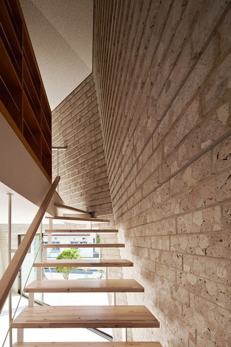 Shirasu house with volcanic soil brickwork by Aray Architecture