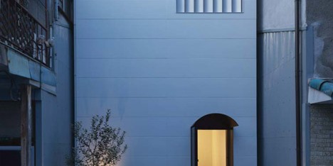 Japanese house designed around a dining table by Tsubasa Iwahashi Architects