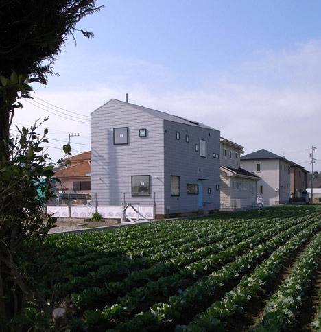 House in Oiso by atelier HAKO architects_dezeen_3