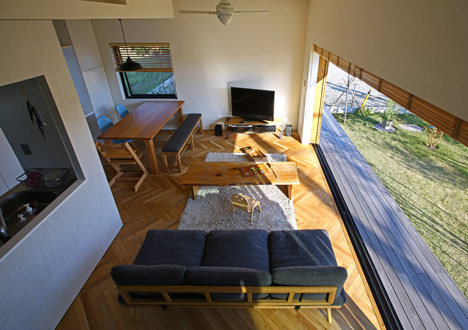 House in Oiso by atelier HAKO architects_dezeen_8