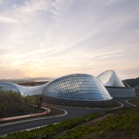 National Ecology Center by Grimshaw and Samoo