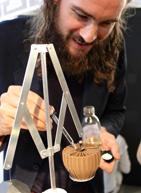 The Peddler by Unfold and Barnabé Fillion