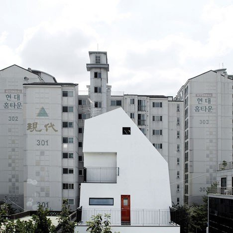 White House by YOAP