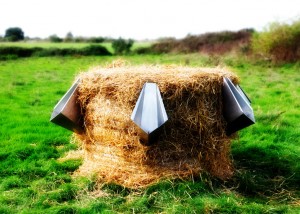 L'Uritonnoir straw bale urinal for festivals designed by Faltazi