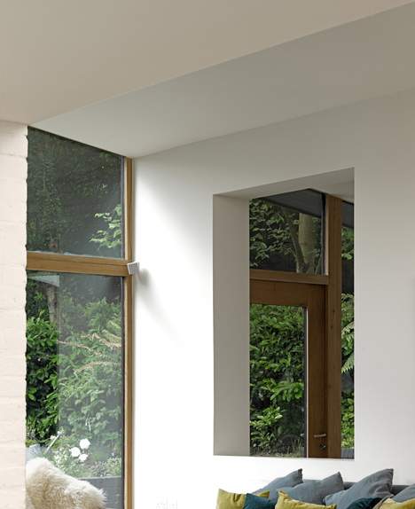 Aperture in the Woods, High Bois Lane by Takero Shimazaki and Charlie Luxton