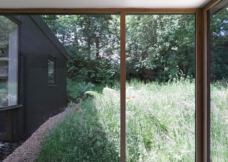 Aperture in the Woods, High Bois Lane by Takero Shimazaki and Charlie Luxton