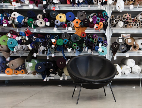 Bowl chair by Lina Bo Bardi reissued by Arper_dezeen_14