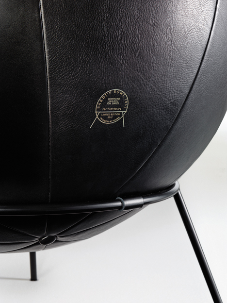 Bowl chair by Lina Bo Bardi reissued by Arper_dezeen_6