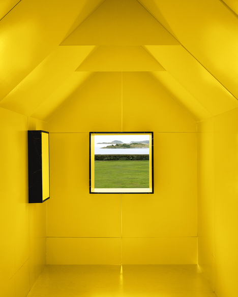Chameleon Cabin made from paper changes<br /> colour when viewed from either side
