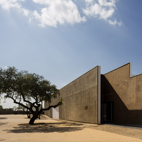 Ecork Hotel in Evora by Jose Carlos Cruz Arquitecto