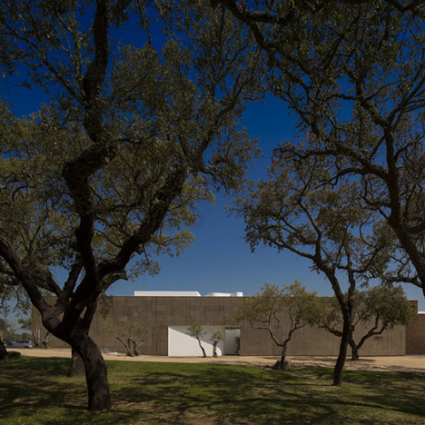 Ecork Hotel in Evora by Jose Carlos Cruz Arquitecto