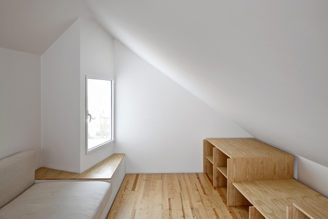 Flower House by Ezzo architects_dezeen_15