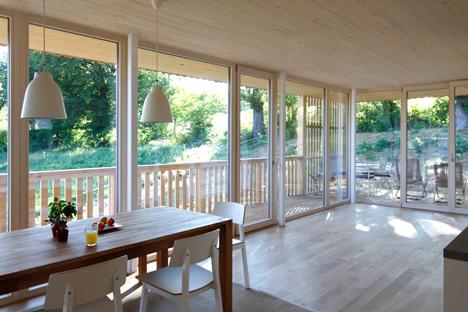 House Under the Oaks by Juri Troy Architects