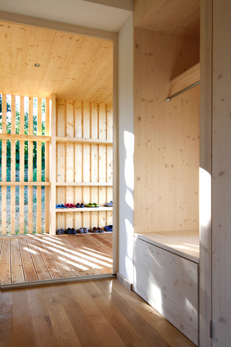 House Under the Oaks by Juri Troy Architects