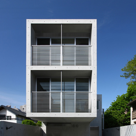 House at Minamikarasuyama by atelier HAKO architects