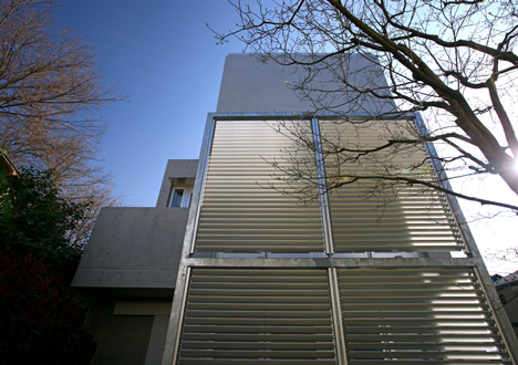 House at Minamikarasuyama by atelier HAKO architects