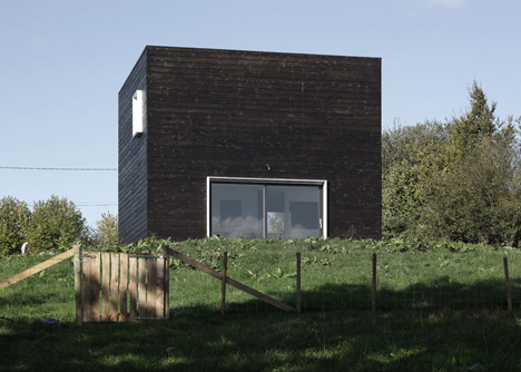 House in Normandy by Beckmann-N'Thépé Architectes