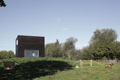 House in Normandy by Beckmann-N'Thépé Architectes
