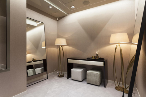 On Motcomb boutique by Flower Michelin Limited