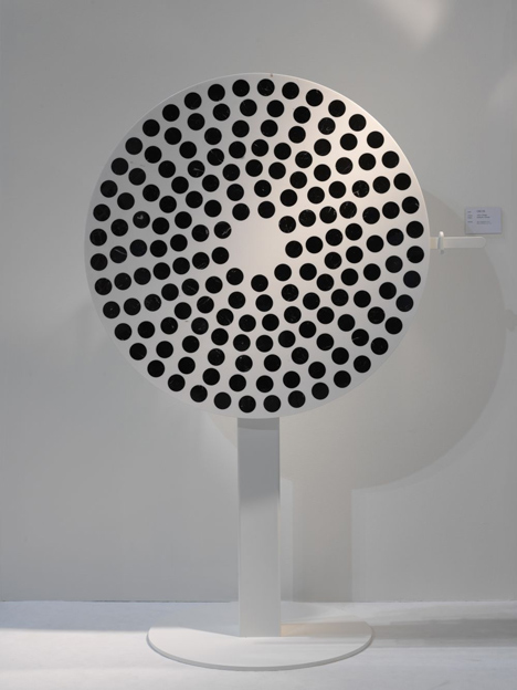 Optical illusions created by spinning marble disks by Raffaello Galiotto for Lithos Design