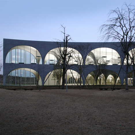 Tama-Art-University-Library-by-Toyo-Ito