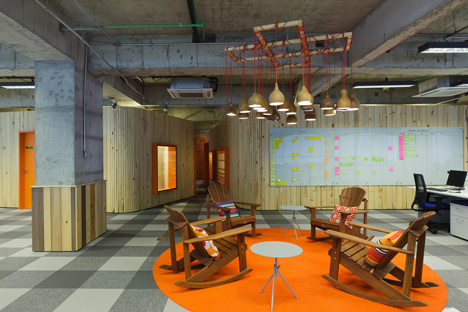Walmart.com office in Brazil by Estudio Guto Requena