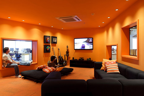 Walmart.com office in Brazil by Estudio Guto Requena