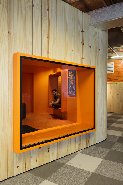 Walmart.com office in Brazil by Estudio Guto Requena