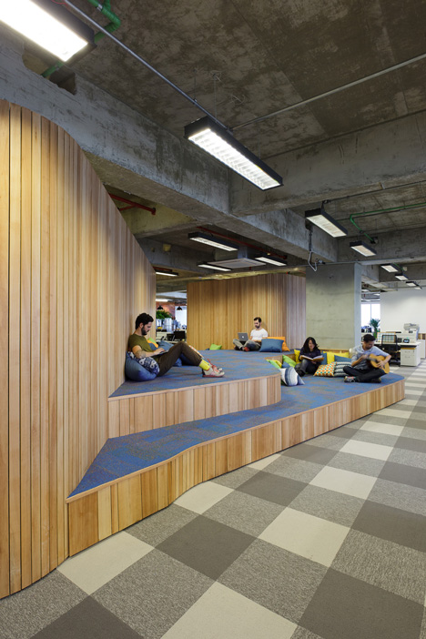 Walmart.com office in Brazil by Estudio Guto Requena