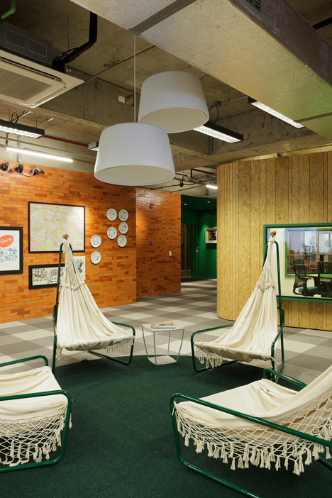 Walmart.com office in Brazil by Estudio Guto Requena