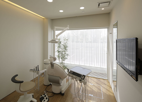 White Essence Takashima and Salon de M by Ryutaro Matsuura